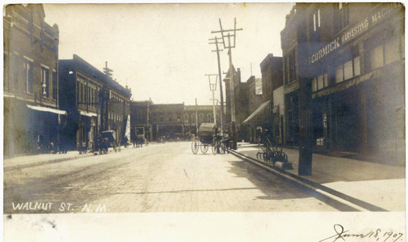 A.G. Lautzenhiser & Co. on Walnut Street, North Manchester