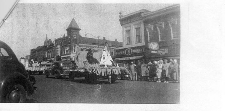 Snyder's IGA in 1949, 202 E. Main St., N. Manchester