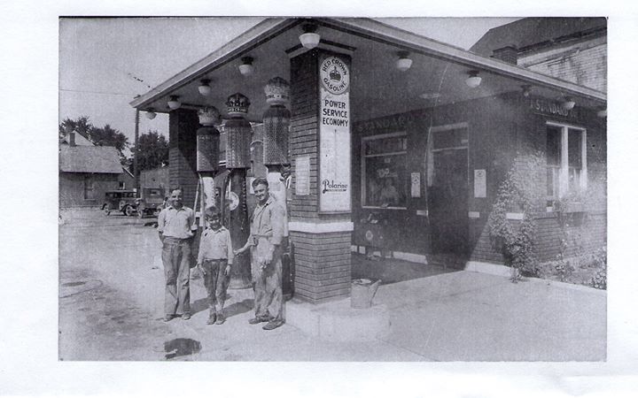 Mike's Standard Service Station, North Manchester