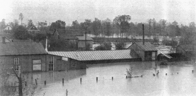 Riverside Greenhouse, S. Market St., North Manchester, 1913 Flood